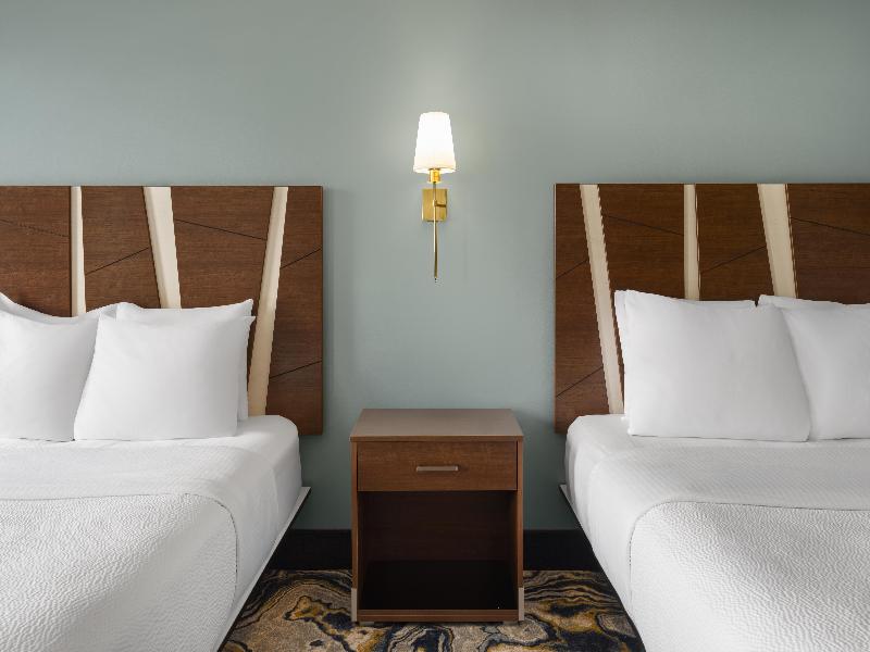 Best Western The Hotel Chequamegon image