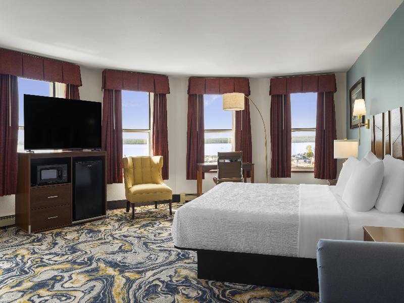 Best Western The Hotel Chequamegon image