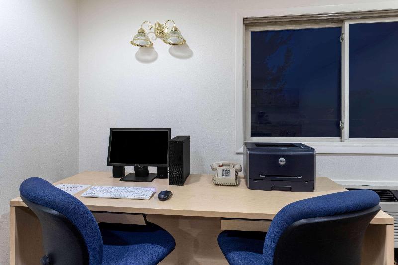 Inn at Lander - Travelodge by Wyndham image