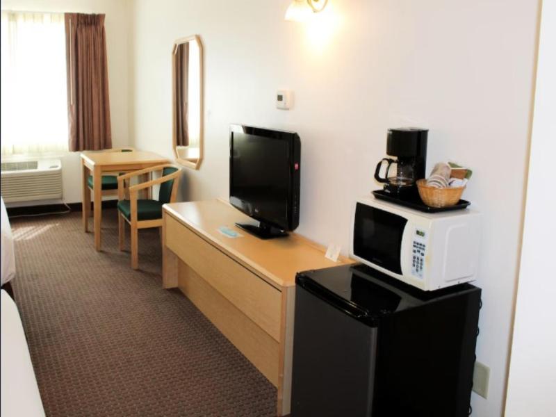 Inn at Lander - Travelodge by Wyndham image