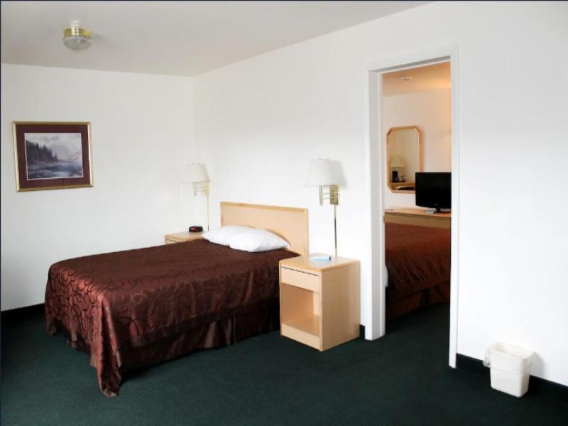 Inn at Lander - Travelodge by Wyndham image