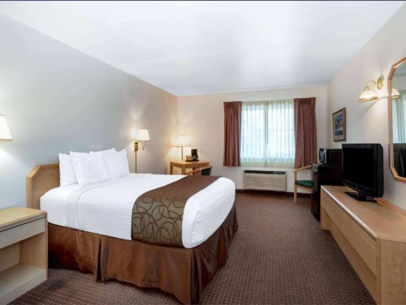Inn at Lander - Travelodge by Wyndham image