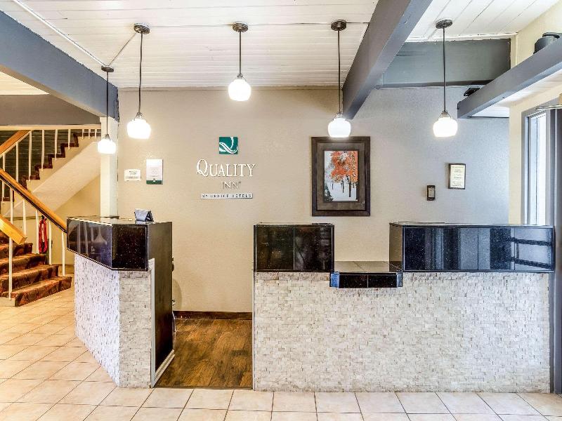 Best Western Crossroads Inn
