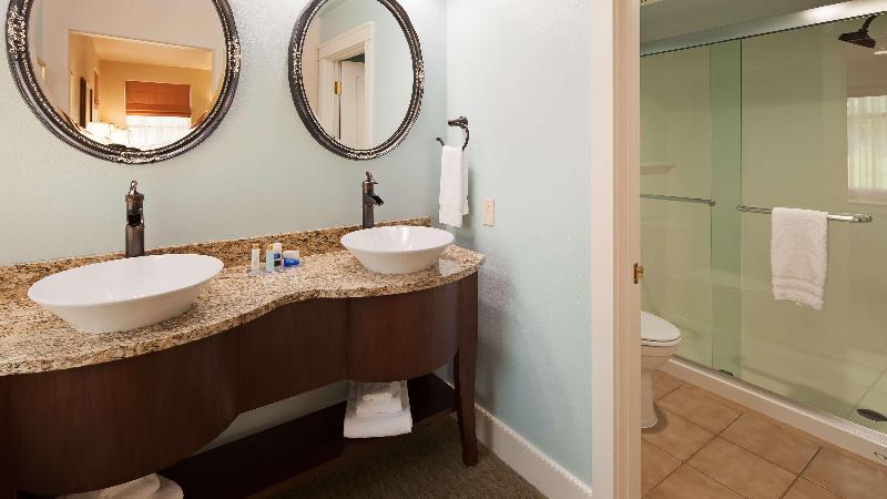 Best Western Plus Plaza Hotel image