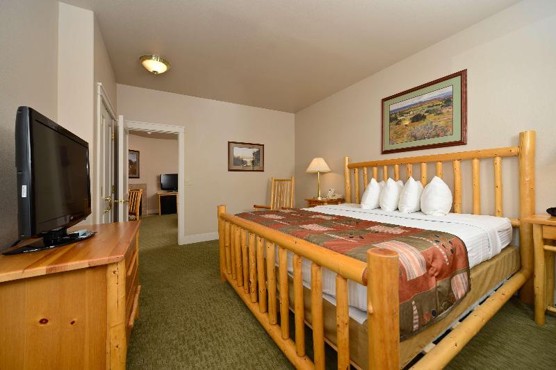 Best Western Plus Plaza Hotel image
