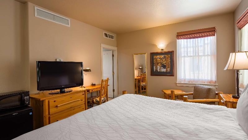 Best Western Plus Plaza Hotel image