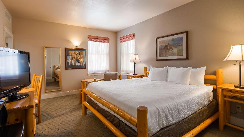 Best Western Plus Plaza Hotel image