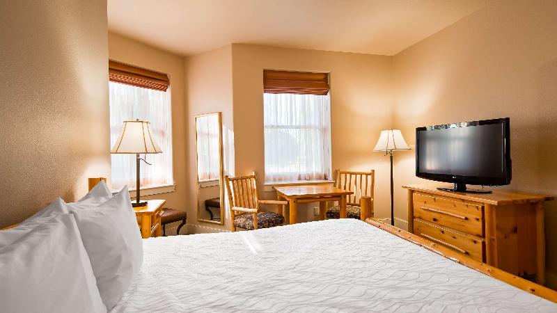 Best Western Plus Plaza Hotel image