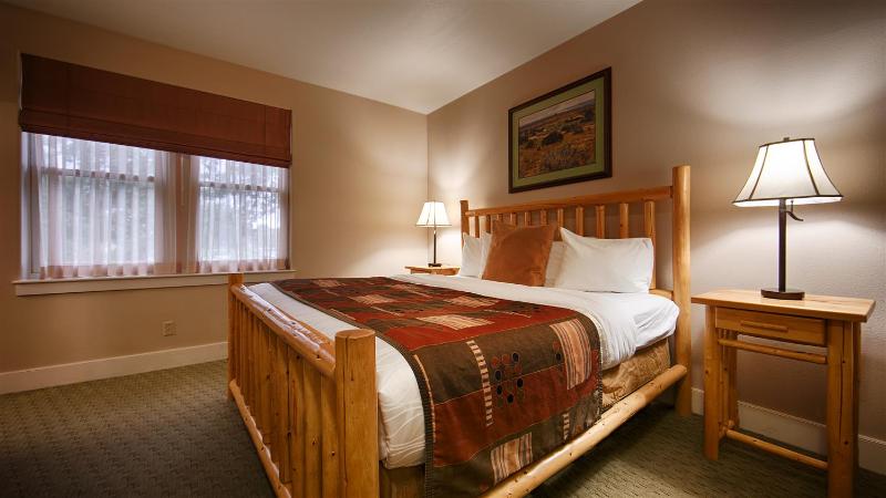 Best Western Plus Plaza Hotel image
