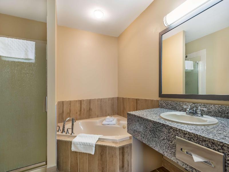 Best Western Strathmore Inn image
