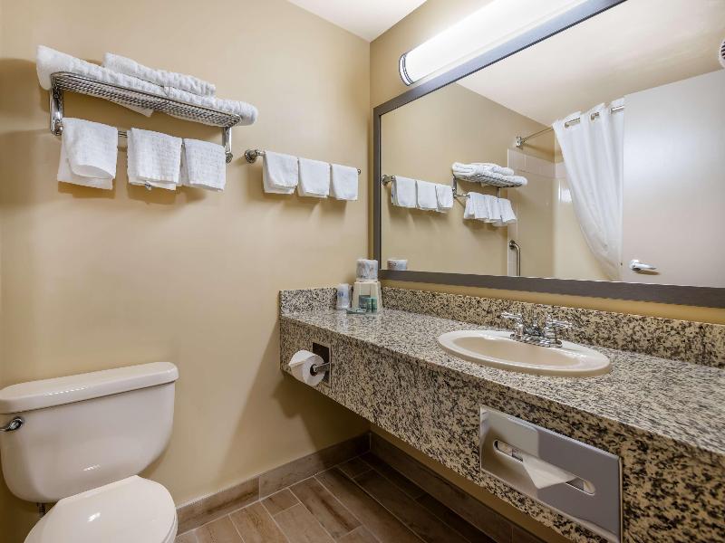 Best Western Strathmore Inn image