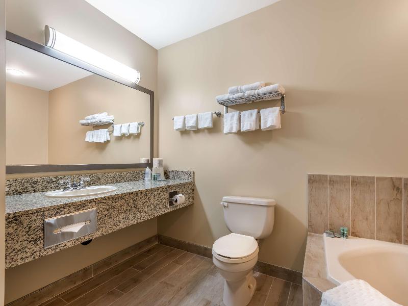 Best Western Strathmore Inn image