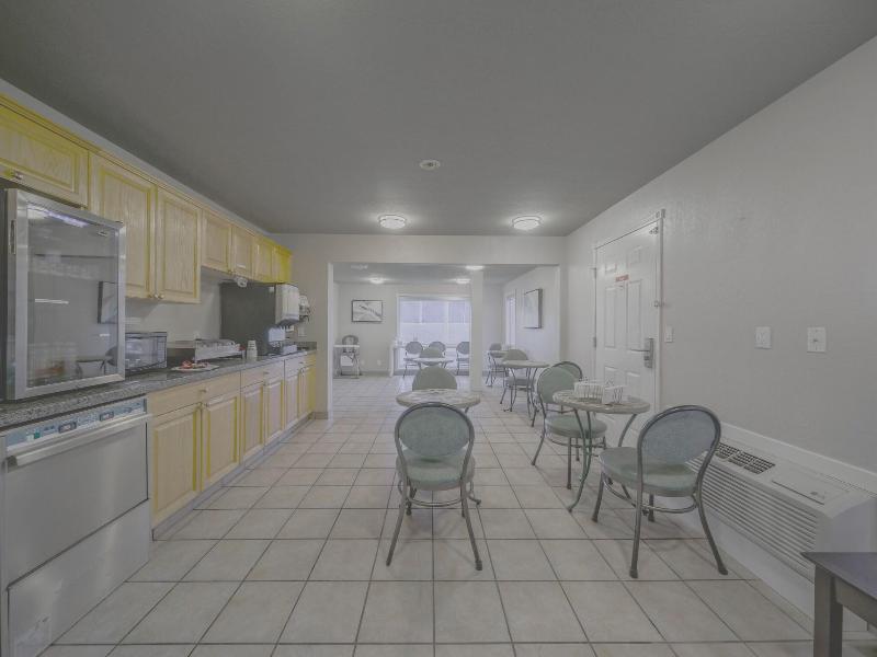 Baymont by Wyndham Hinton image