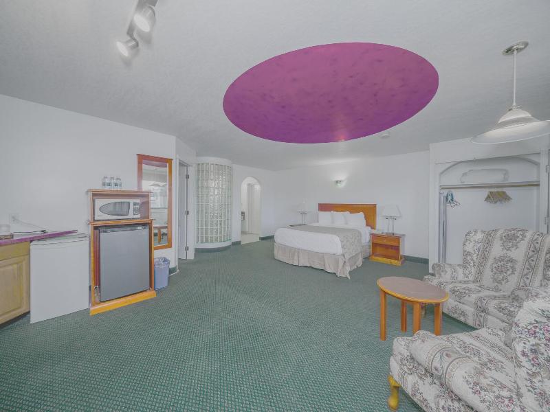 Baymont by Wyndham Hinton image
