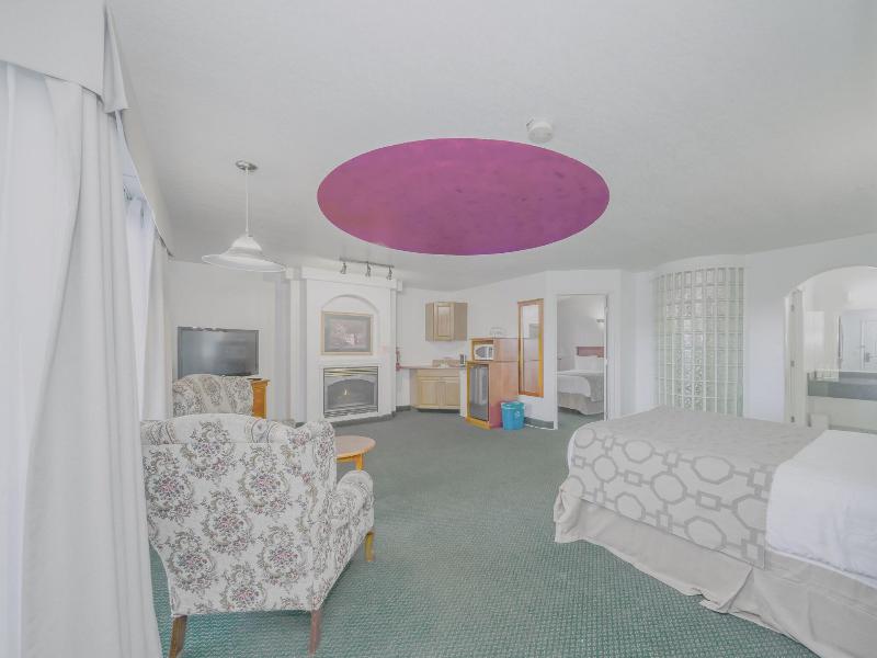 Baymont by Wyndham Hinton image