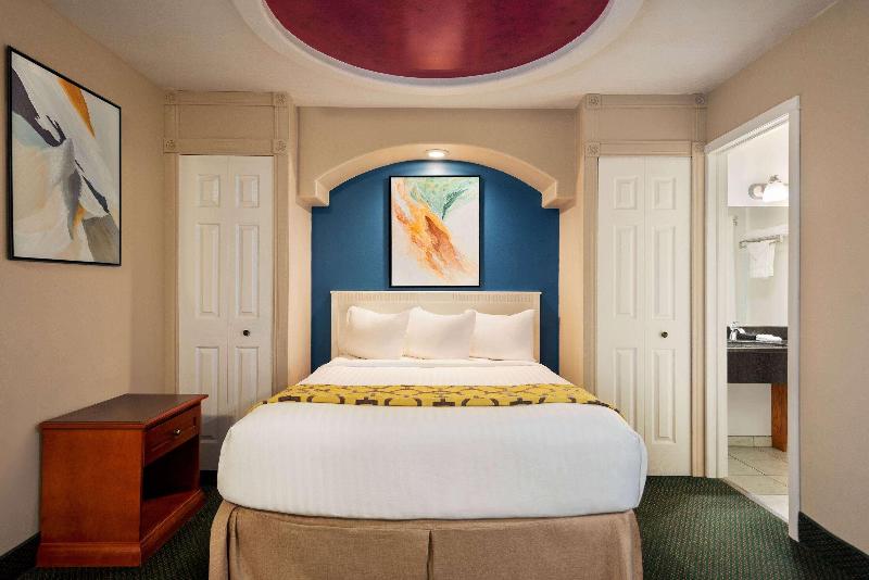 Baymont by Wyndham Hinton image