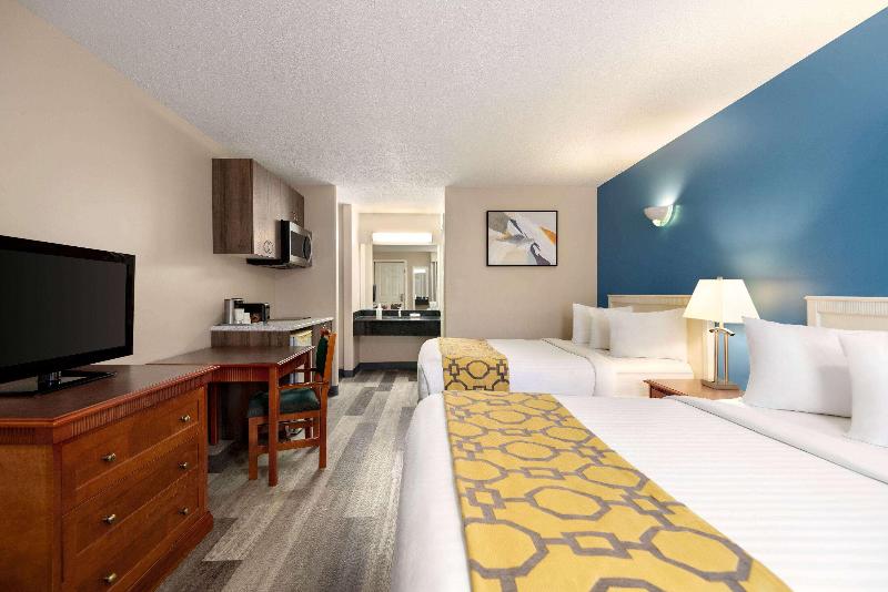 Baymont by Wyndham Hinton image