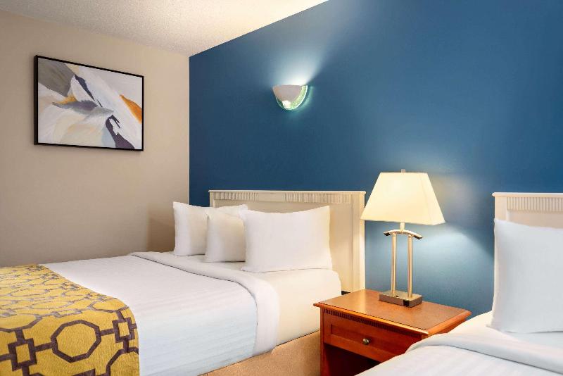 Baymont by Wyndham Hinton image