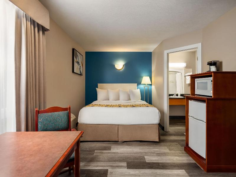 Baymont by Wyndham Hinton image