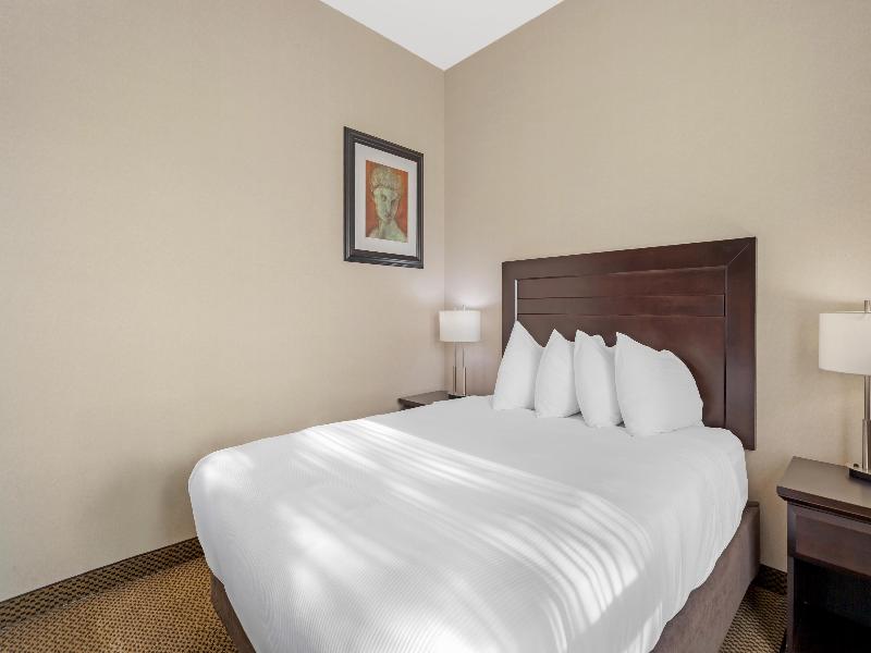 Best Western Bonnyville Inn & Suites image