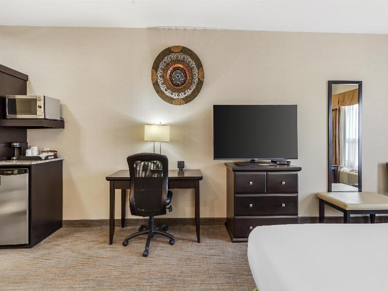 Best Western Wainwright Inn & Suites image