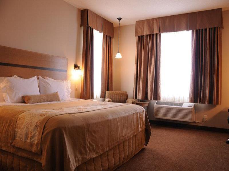 Best Western Plus Chateau Inn Sylvan Lake image
