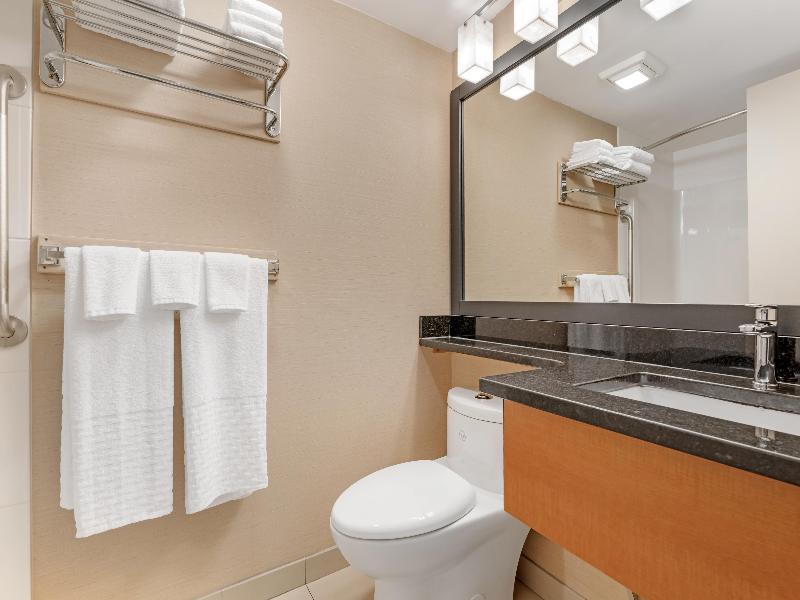 Best Western Plus Mission City Lodge image 7