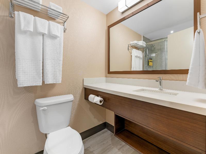 Best Western Plus Mission City Lodge image