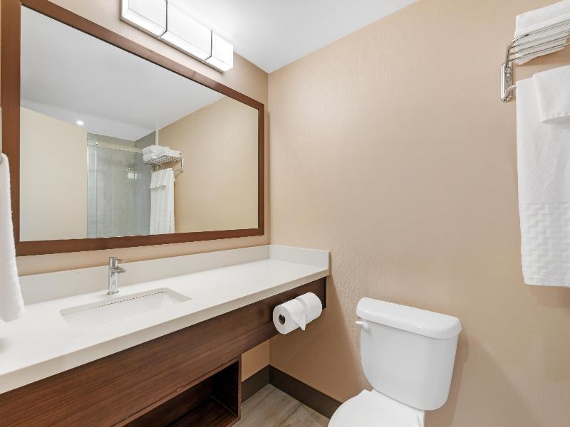 Best Western Plus Mission City Lodge image