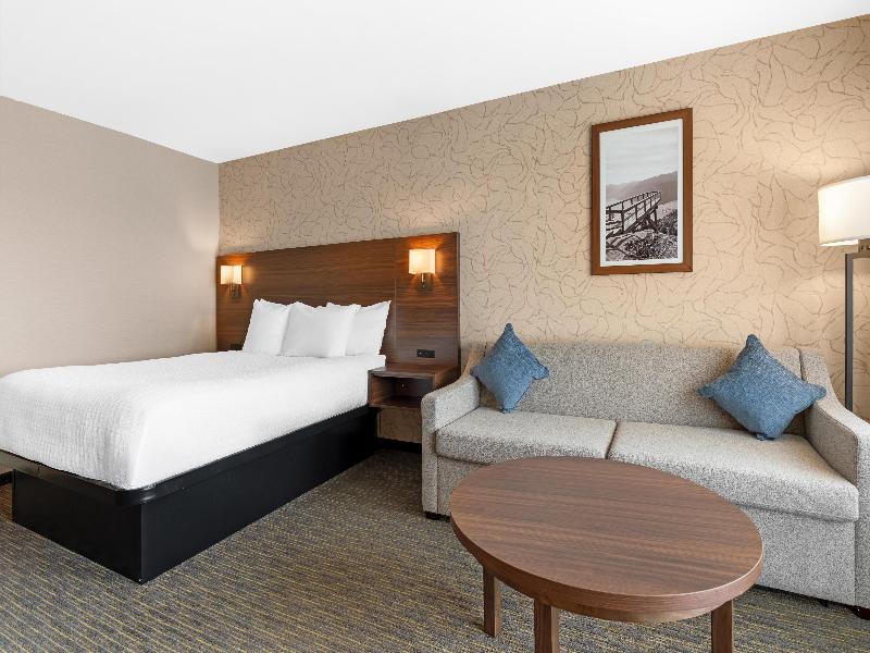 Best Western Plus Mission City Lodge image