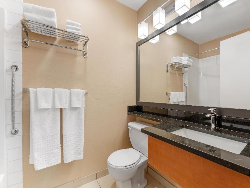 Best Western Plus Mission City Lodge image