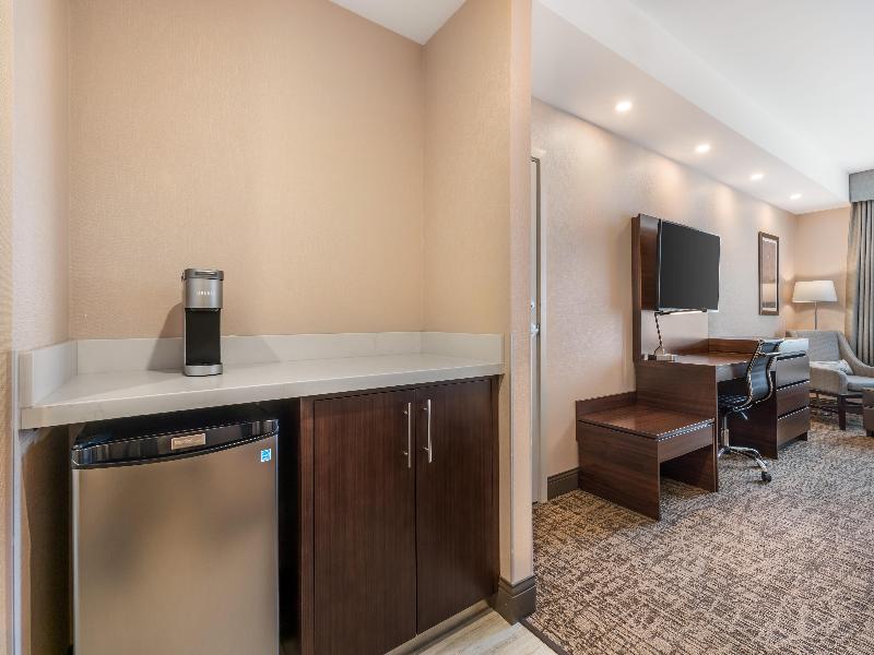 Best Western Plus Mission City Lodge image