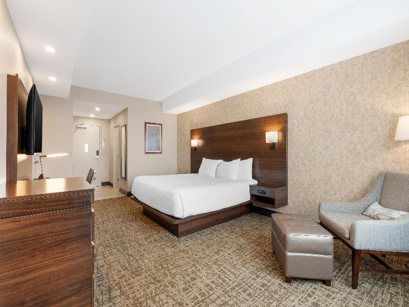 Best Western Plus Mission City Lodge image