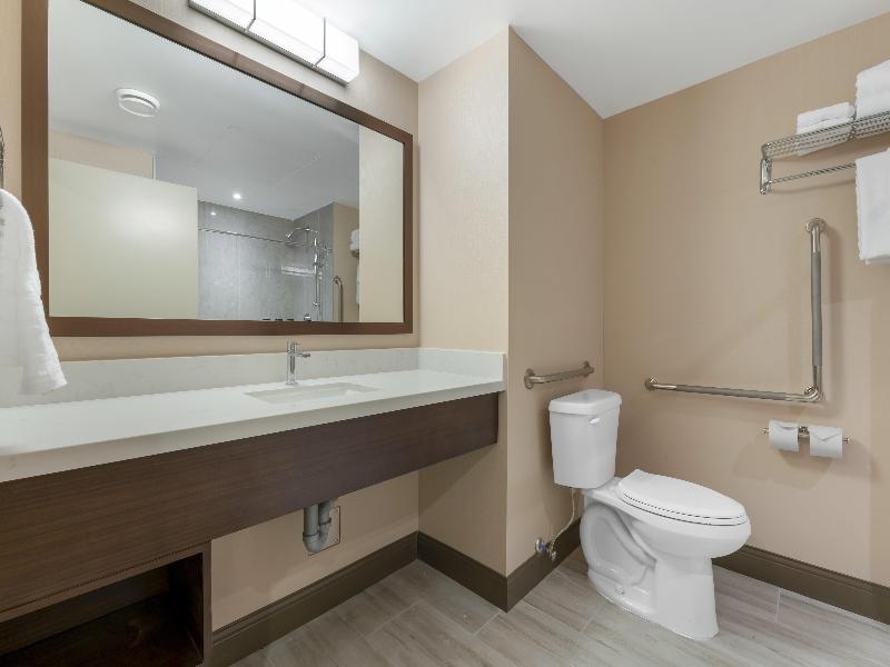 Best Western Plus Mission City Lodge image