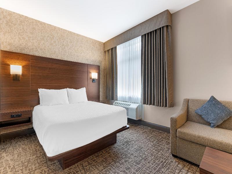 Best Western Plus Mission City Lodge image