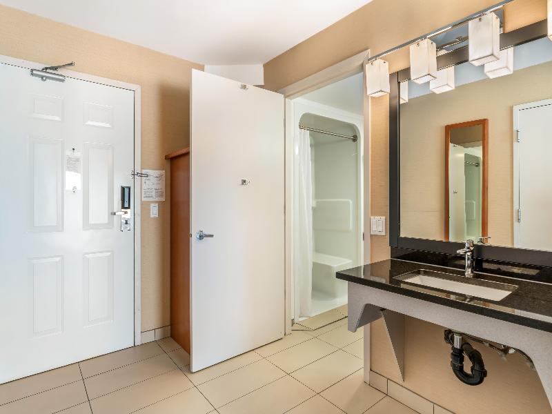 Best Western Plus Mission City Lodge image