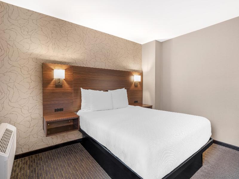 Best Western Plus Mission City Lodge image
