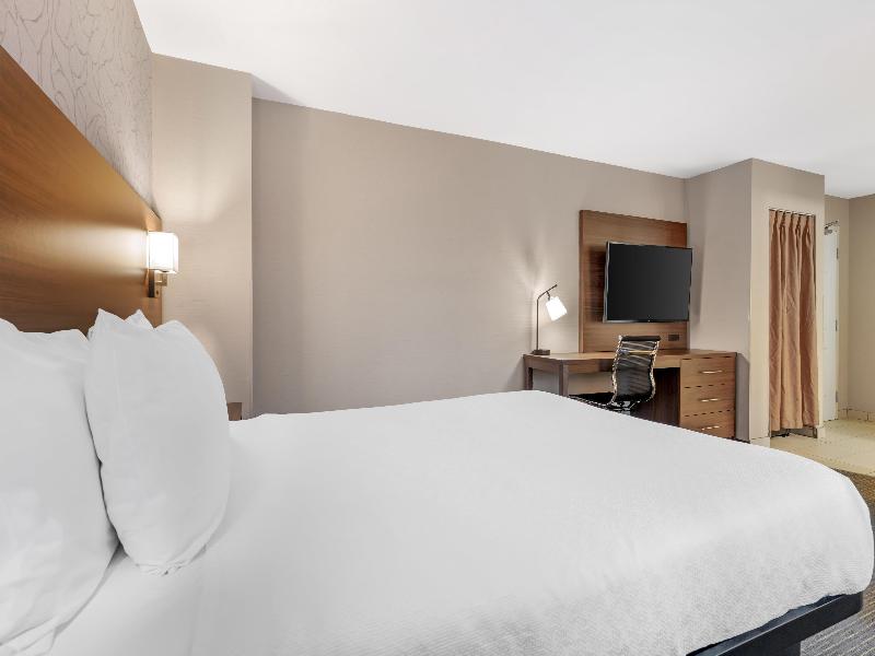 Best Western Plus Mission City Lodge image