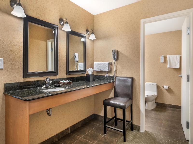 Best Western Sicamous Inn image