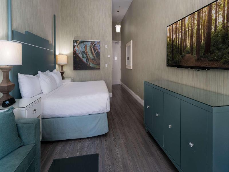 Prestige Oceanfront Resort image