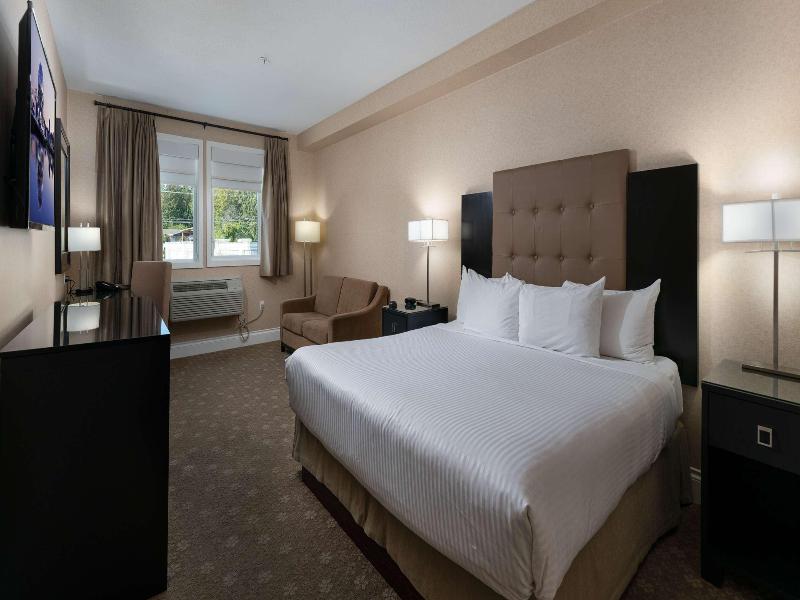 Prestige Oceanfront Resort image