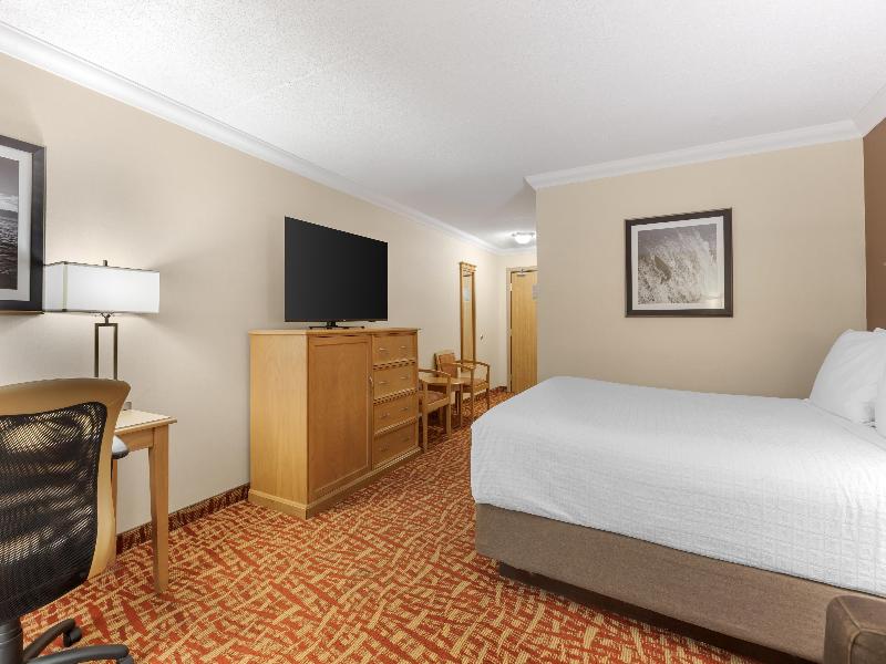 Best Western Plus Cobourg Inn & Convention Centre image