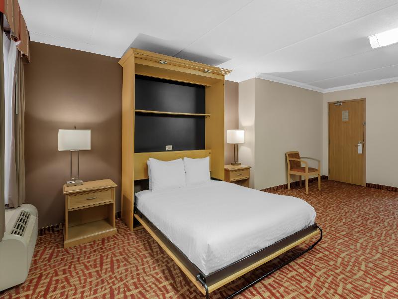 Best Western Plus Cobourg Inn & Convention Centre image