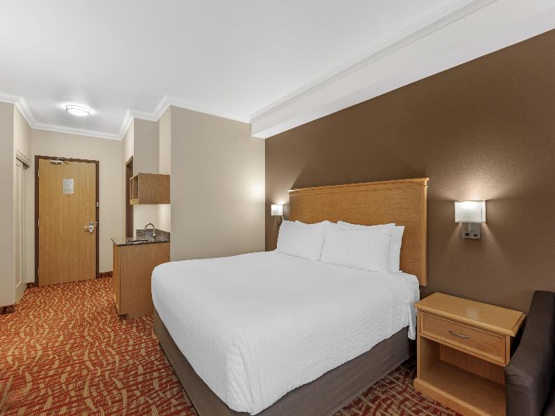 Best Western Plus Cobourg Inn & Convention Centre image