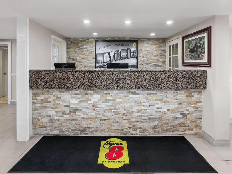 Super 8 by Wyndham Gananoque/Country Squire Resort image