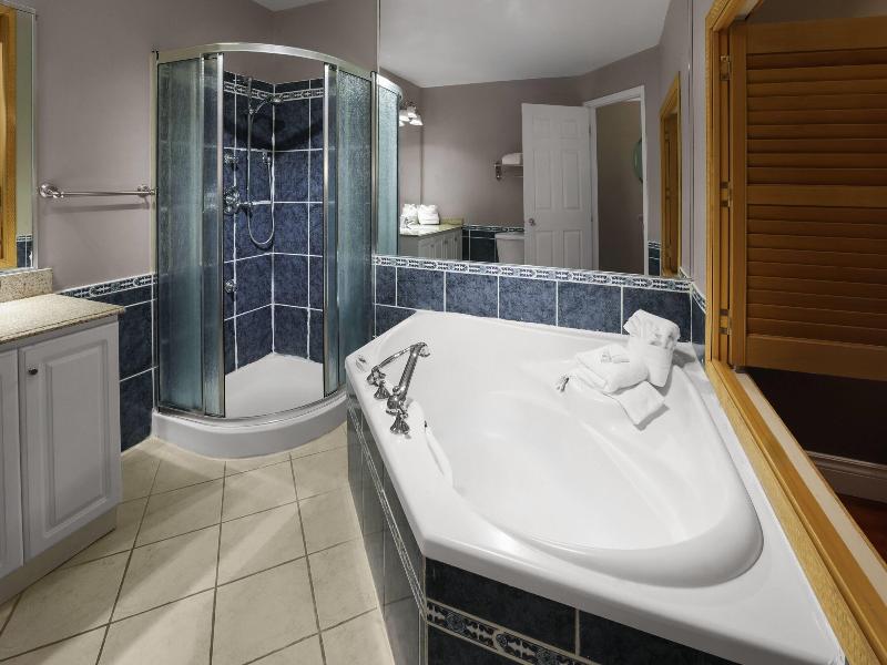 Super 8 by Wyndham Gananoque/Country Squire Resort image