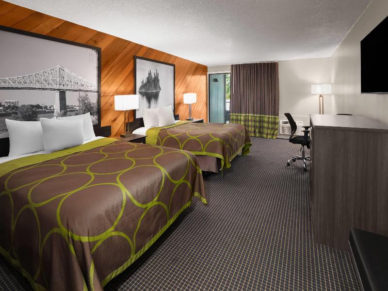 Super 8 by Wyndham Gananoque/Country Squire Resort image