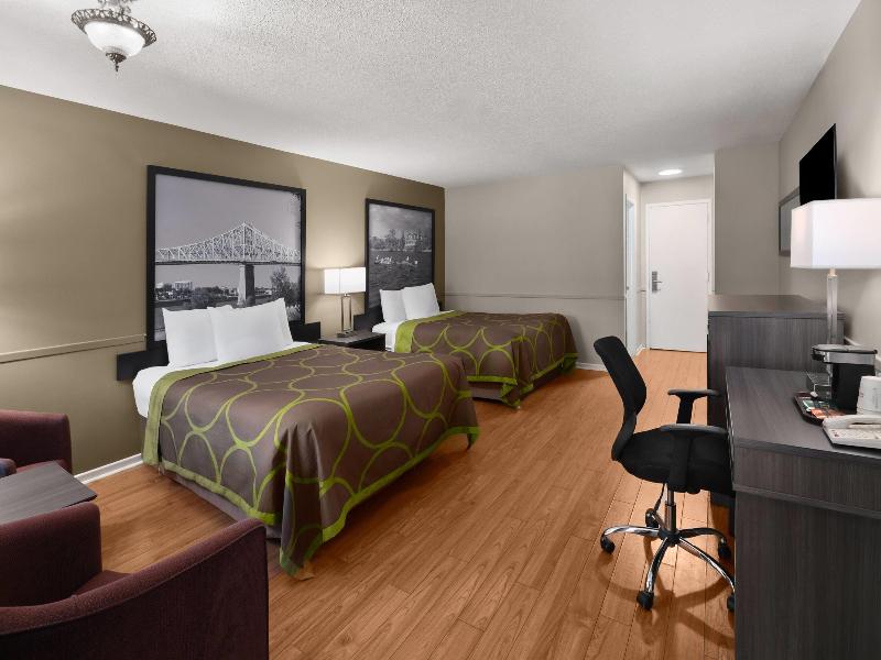 Super 8 by Wyndham Gananoque/Country Squire Resort image