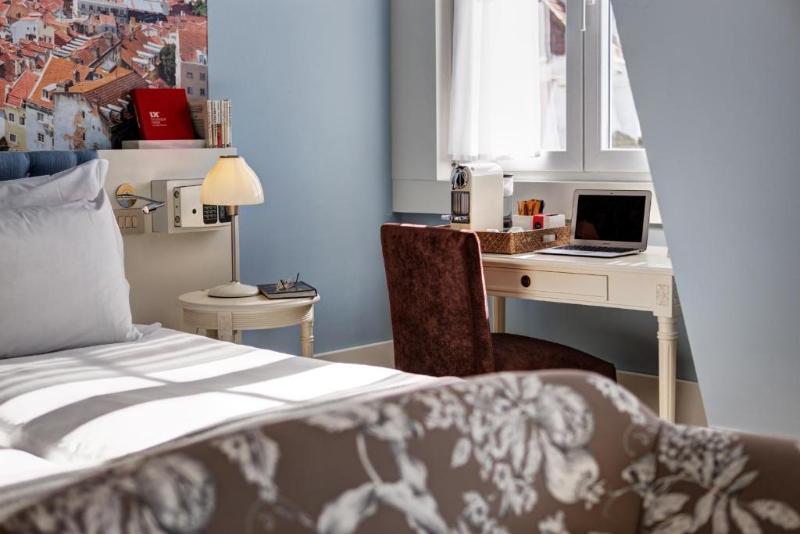 Lx Boutique Hotel image