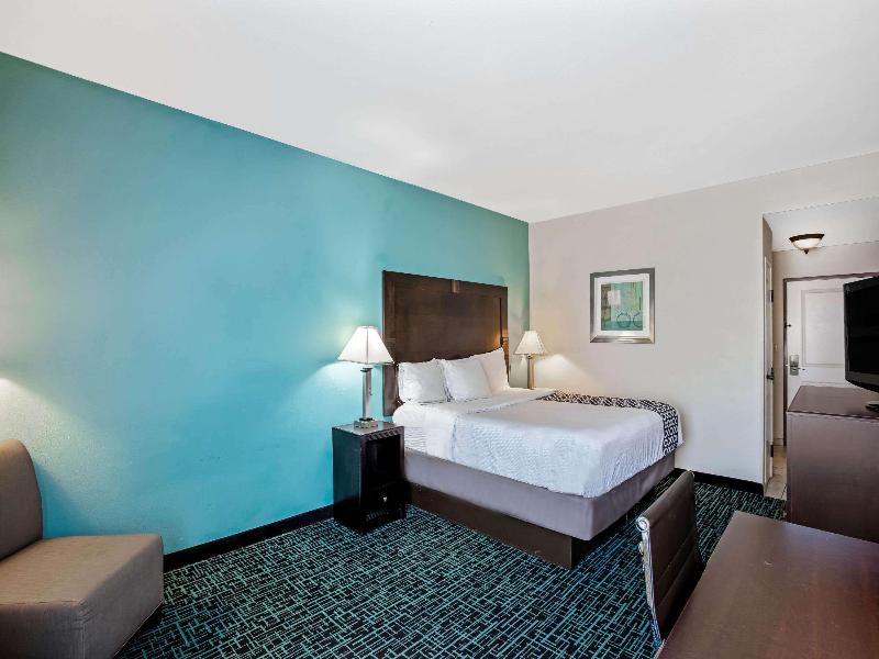 DOUBLE Accessible KING SIZE BED